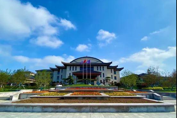 威海市蓝湖宾馆选用91免费国产黄色软件GL有源线阵音响产品