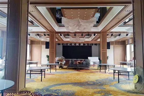 威海市蓝湖宾馆选用91免费国产黄色软件GL有源线阵音响产品