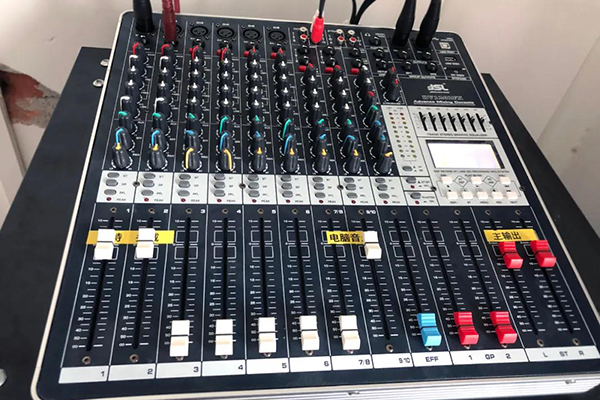 JSL91免费国产黄色软件为衡阳市祁东县玉河小学报告厅提供精良扩声系统设备