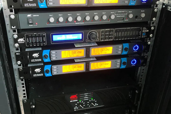 JSL91免费国产黄色软件为衡阳市祁东县玉河小学报告厅提供精良扩声系统设备