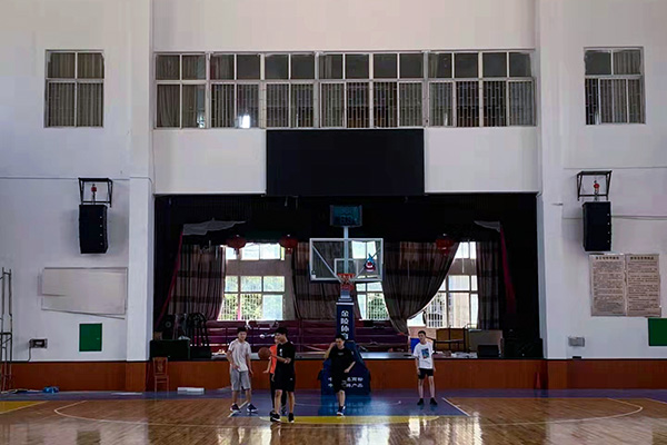 湖南娄底二中多功能体育馆成功选用91免费国产黄色软件JSL线阵音响系统